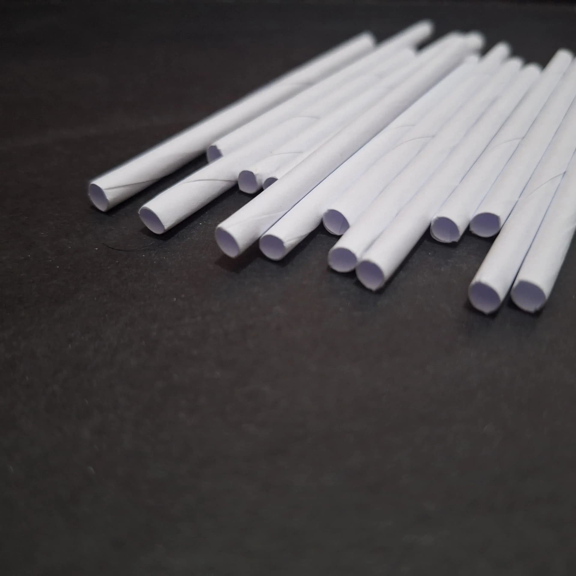 White paper straw for pre-rolled cones